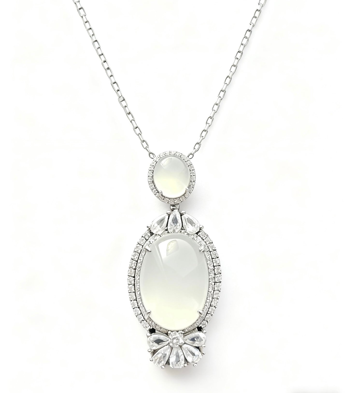 Artificial Chalcedony Bouquet Egg-Shaped Zircon Necklace