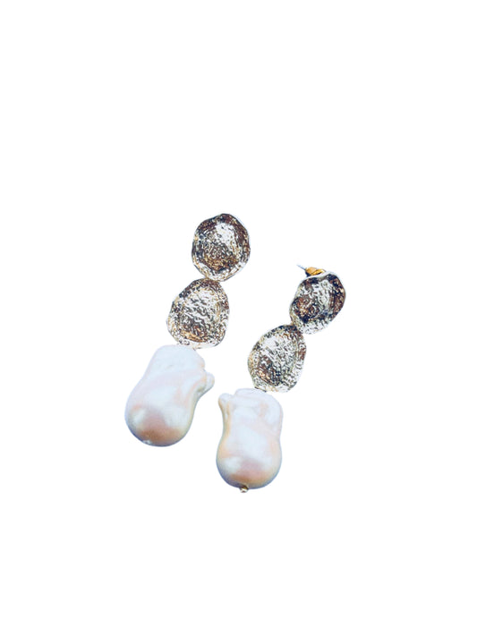 Natural Baroque pearl earrings