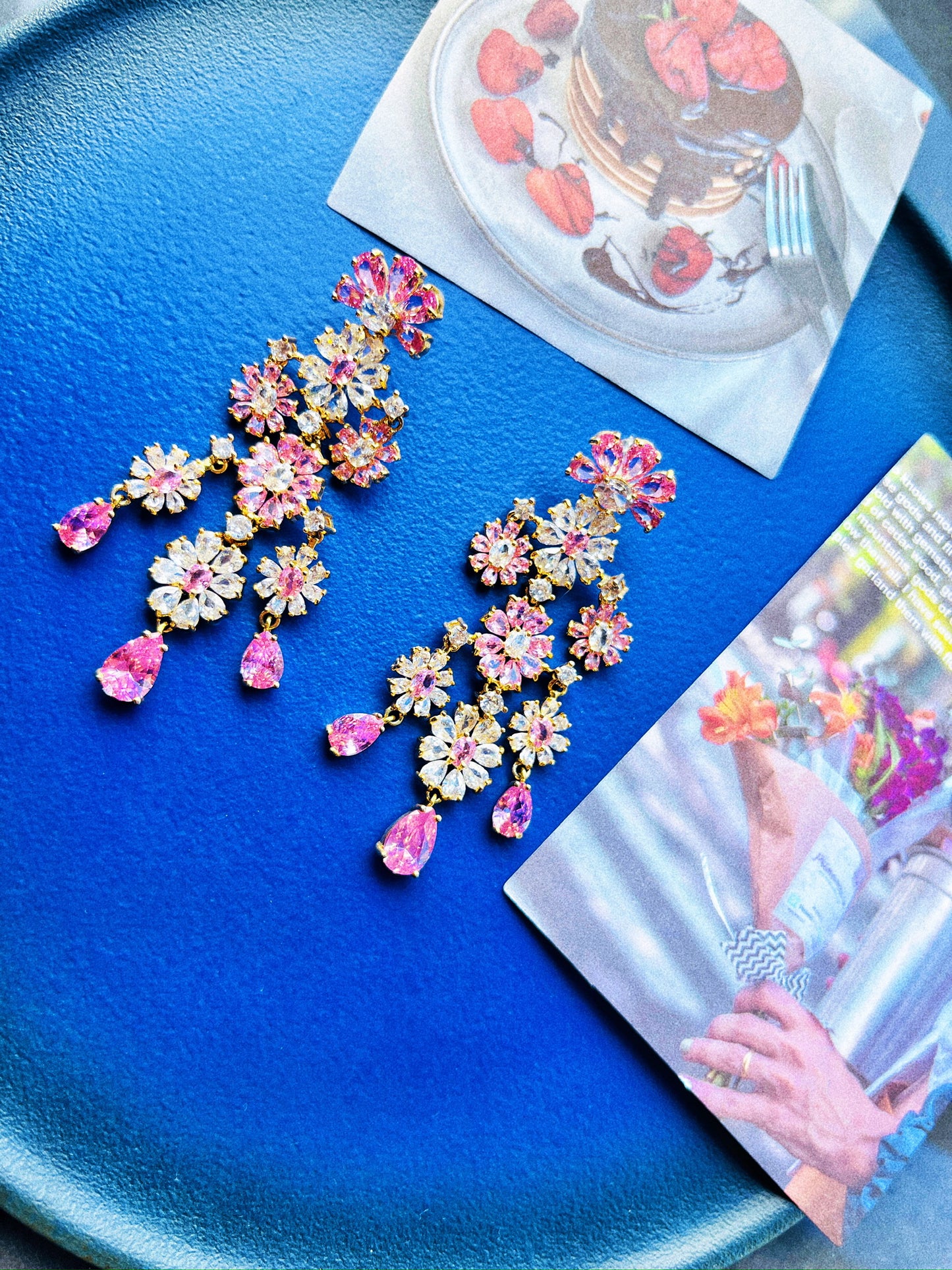 Hollow crystal flower earrings