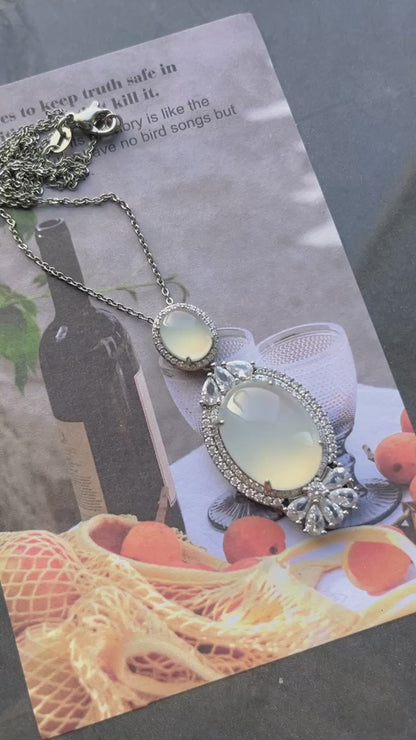 Artificial Chalcedony Bouquet Egg-Shaped Zircon Necklace